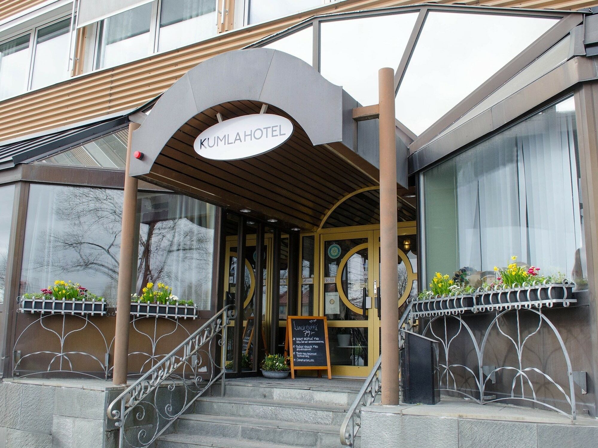 Kumla Hotel エクステリア 写真